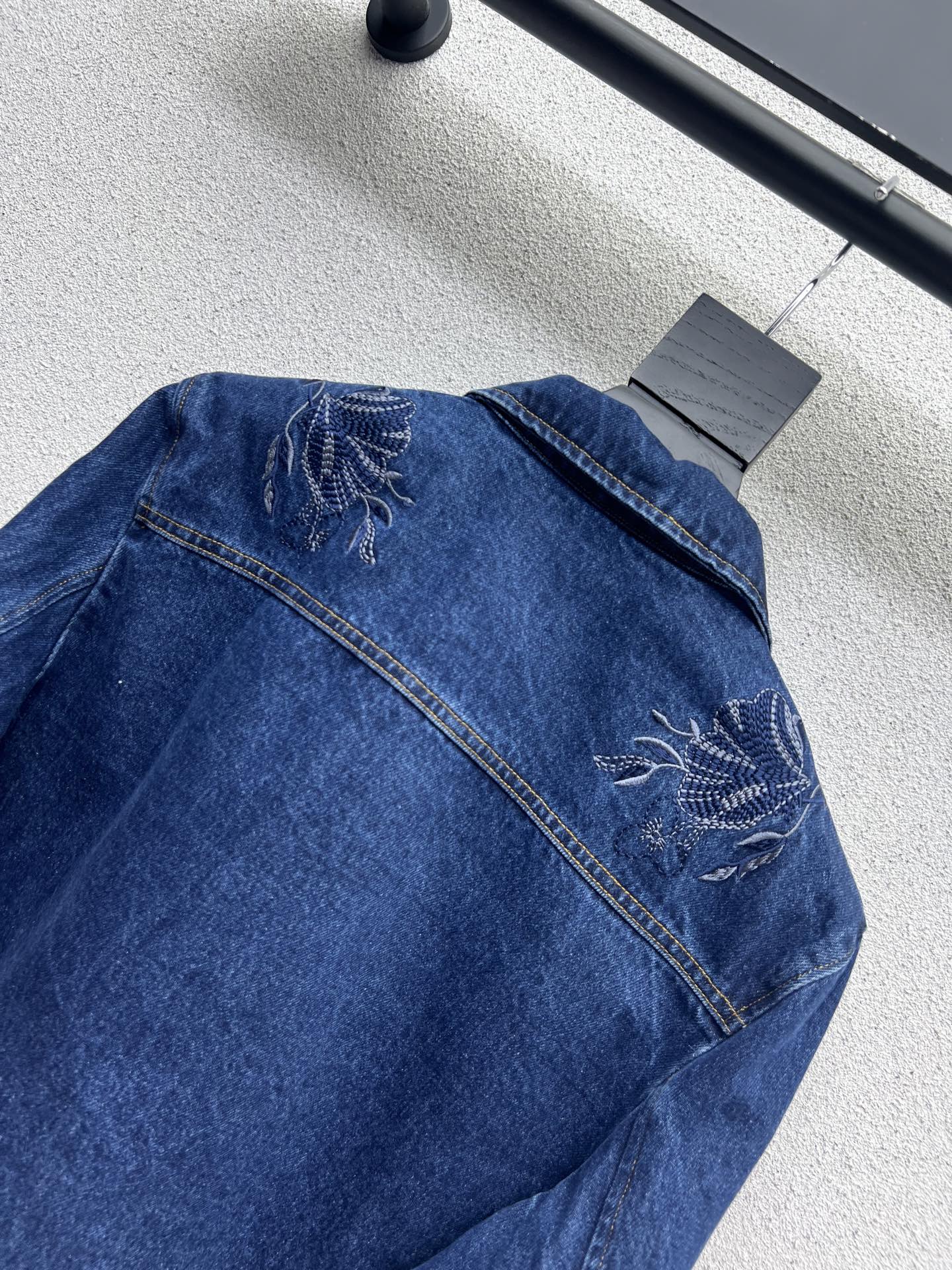 Guc 25fw embroidered jacket