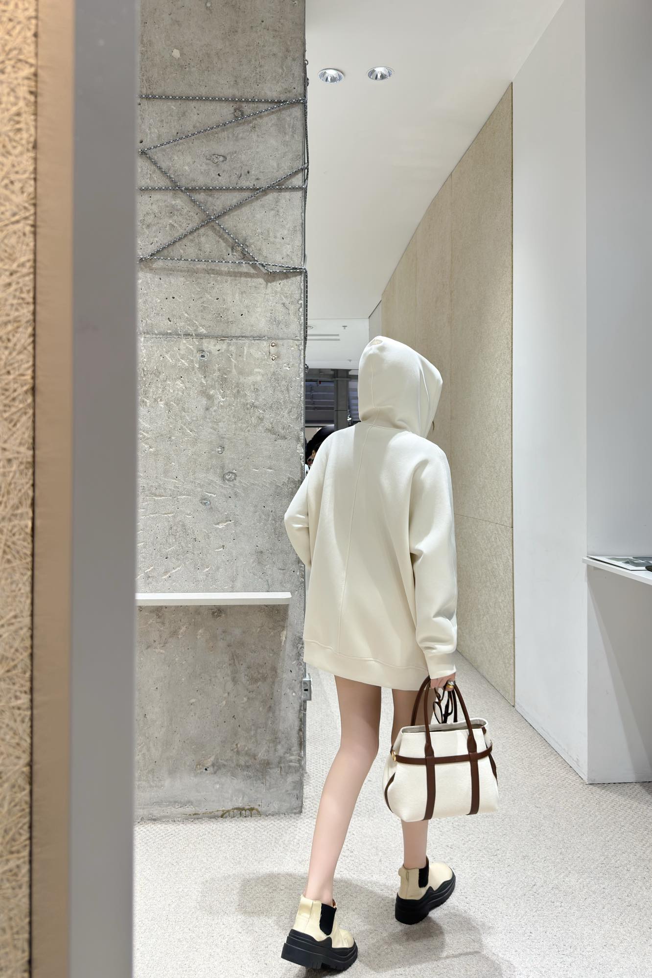 Mon 25fw embroider hoodie