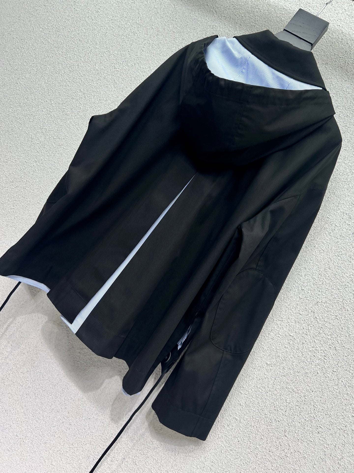 Loe 25fw embroidered jacket
