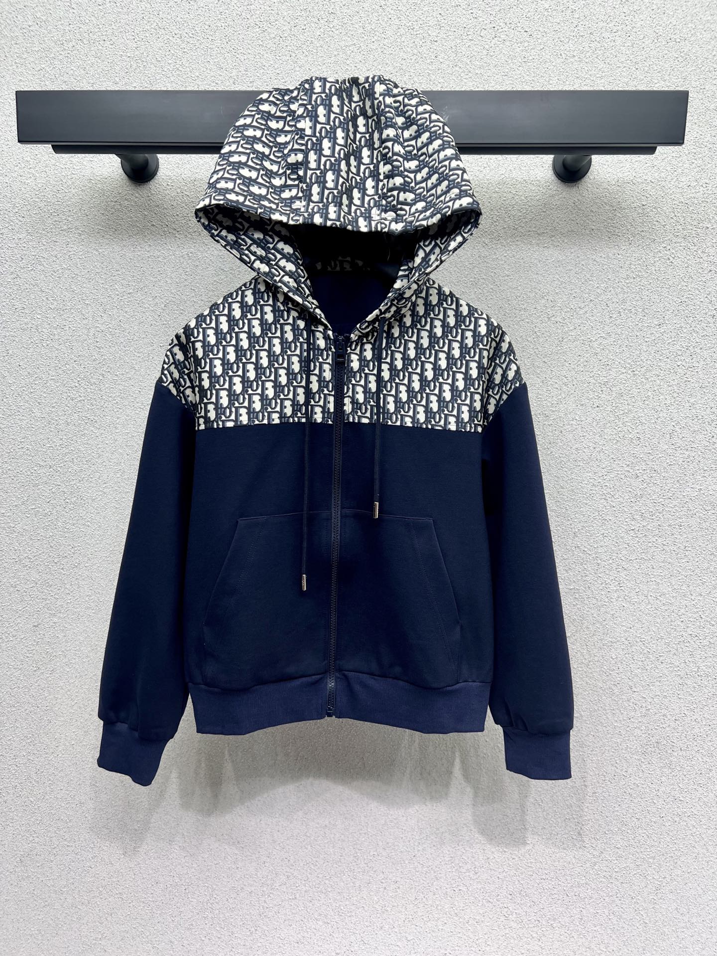 CD 25fw Jacquard suit