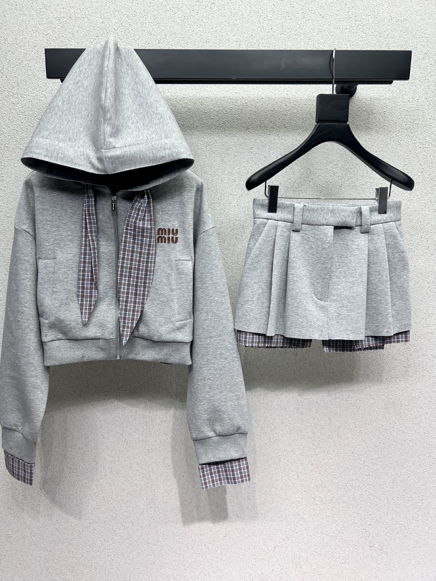 Miu 25fw scarf suit