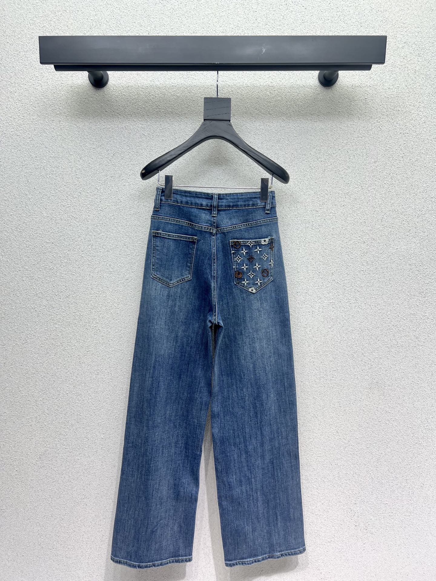 1ouis 25tw embroidery jeans