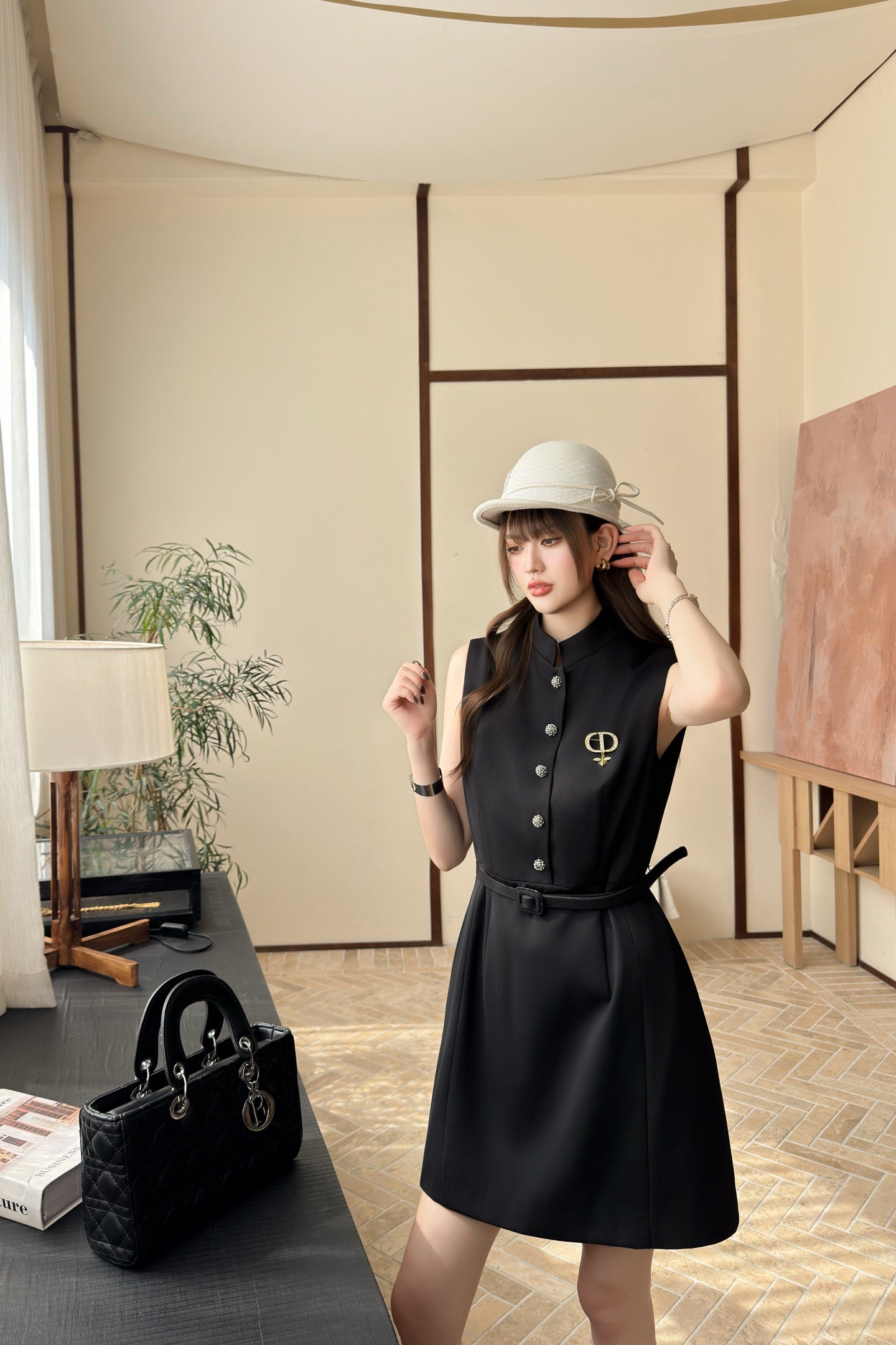 CD 25fw sleeveless dress