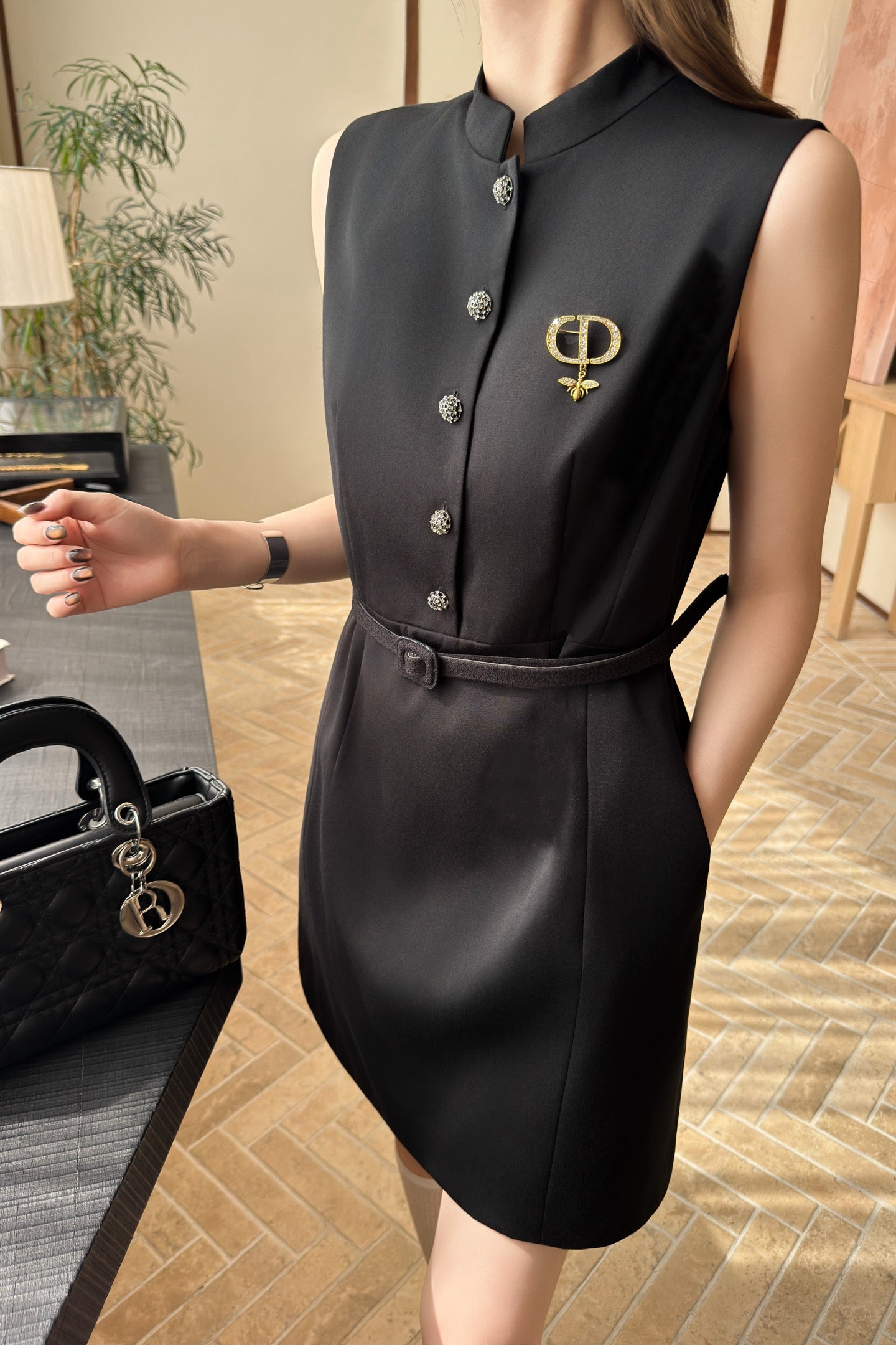CD 25fw sleeveless dress
