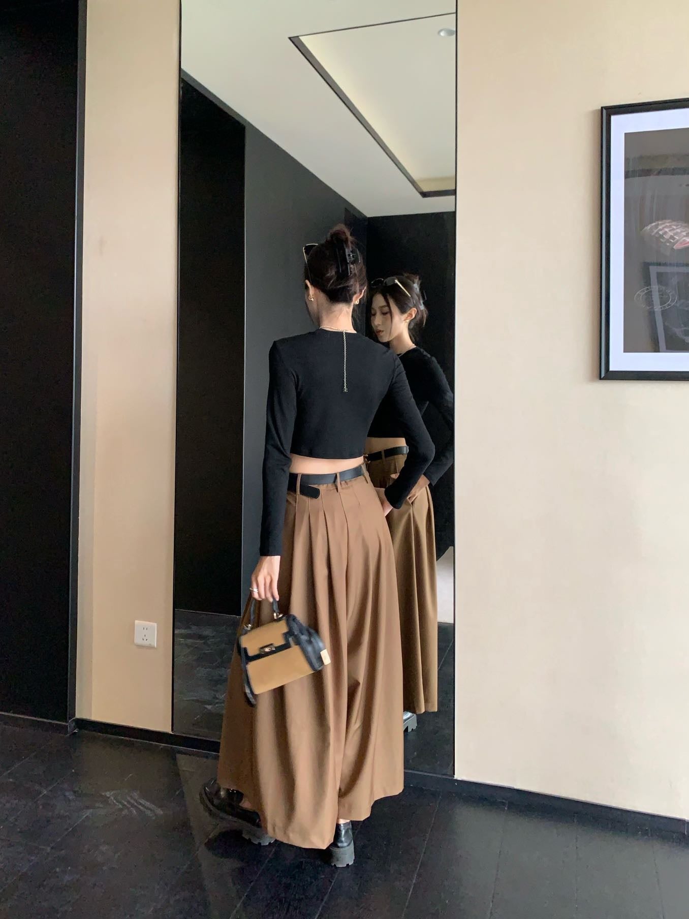 Cel 25fw pleated pants