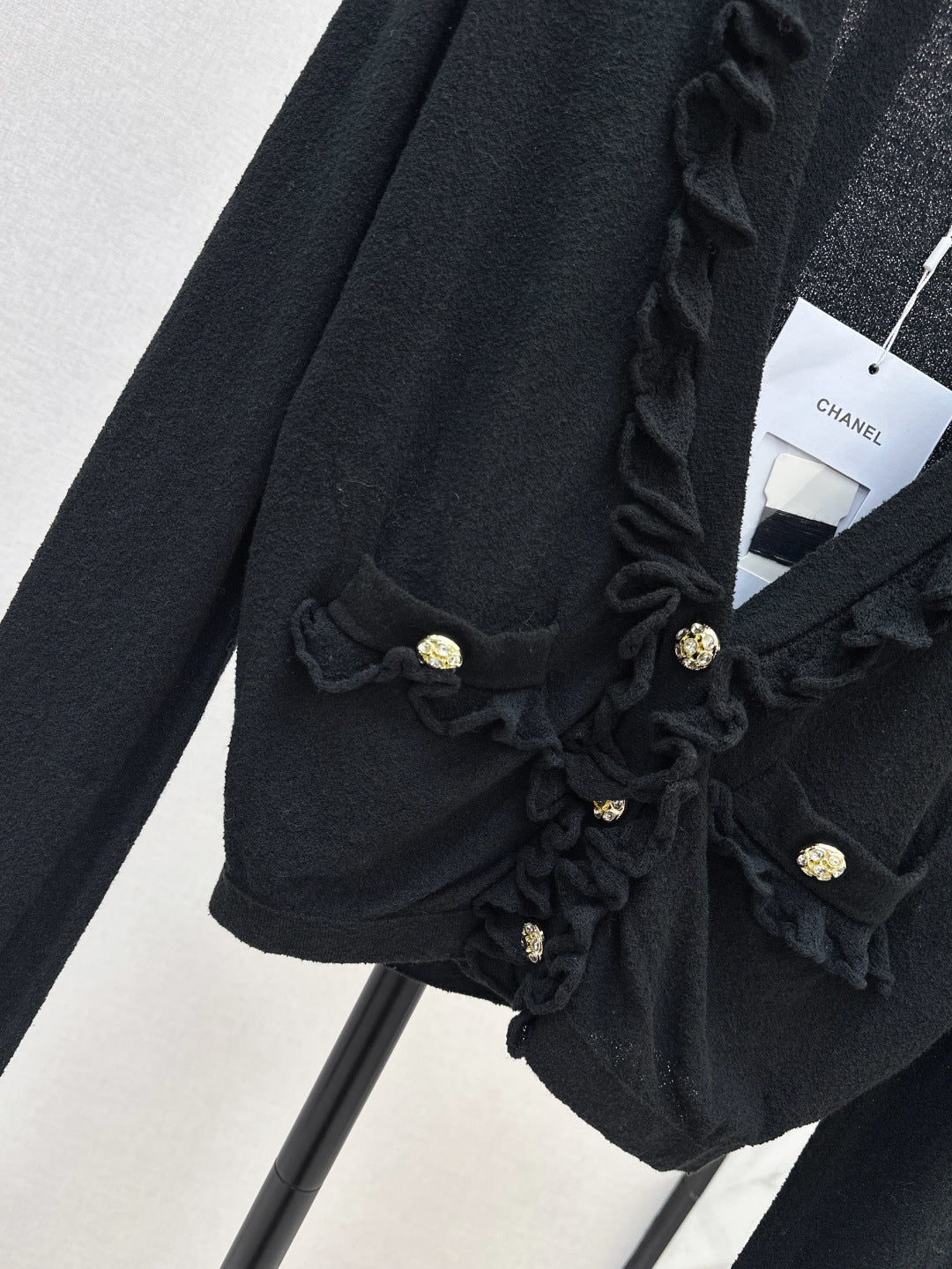 Chan 25fw ruffle cardigan