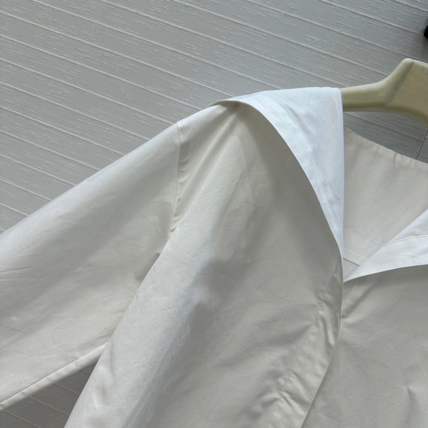 Alai 25fw all-match shirt