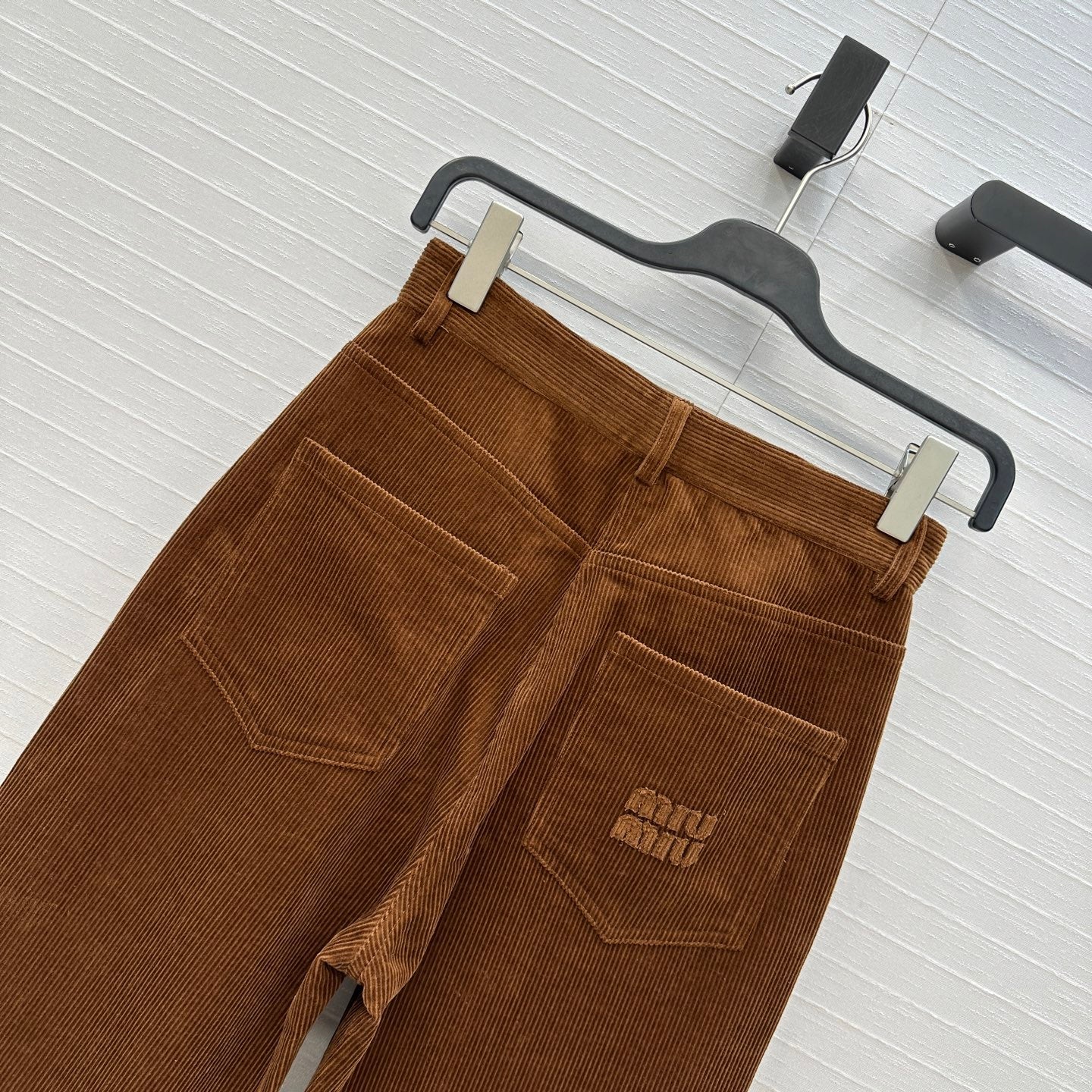 Miu 25fw all-match pants