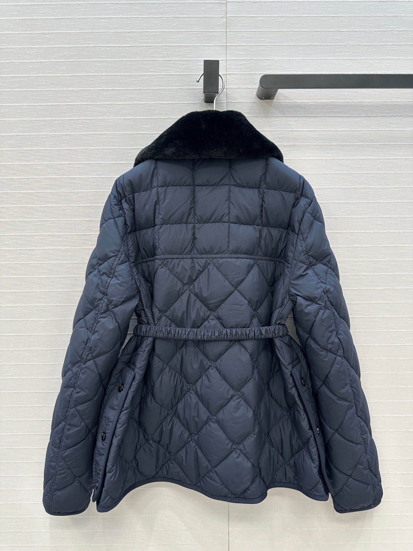 Moc 25fw down jacket