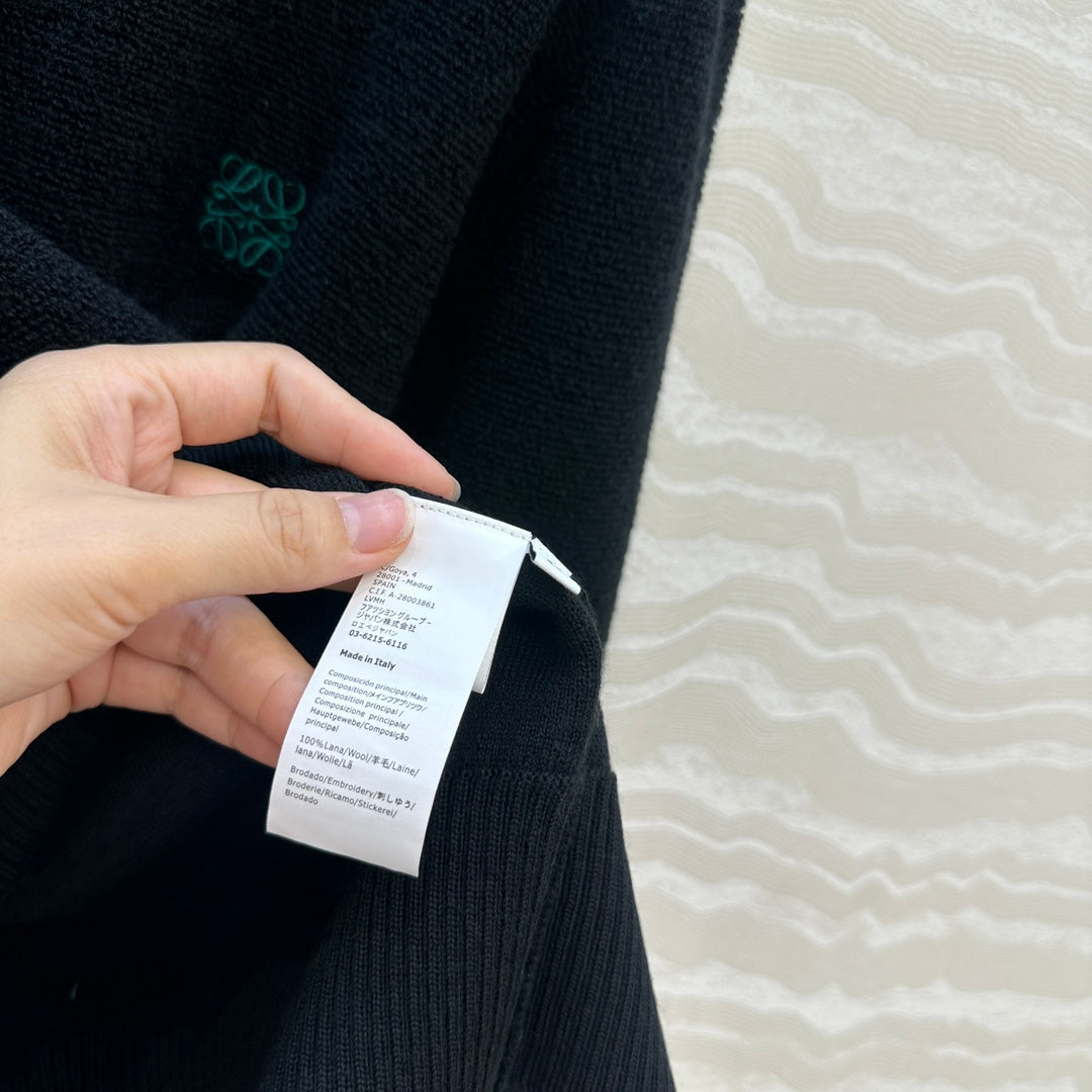 Loe 25fw embroidered sweater