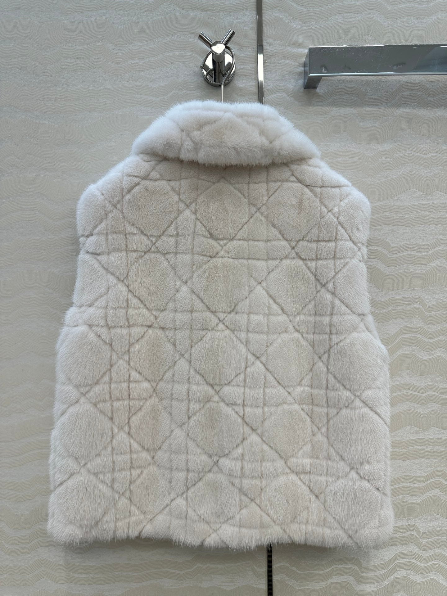 CD 25fw sheepskin vest