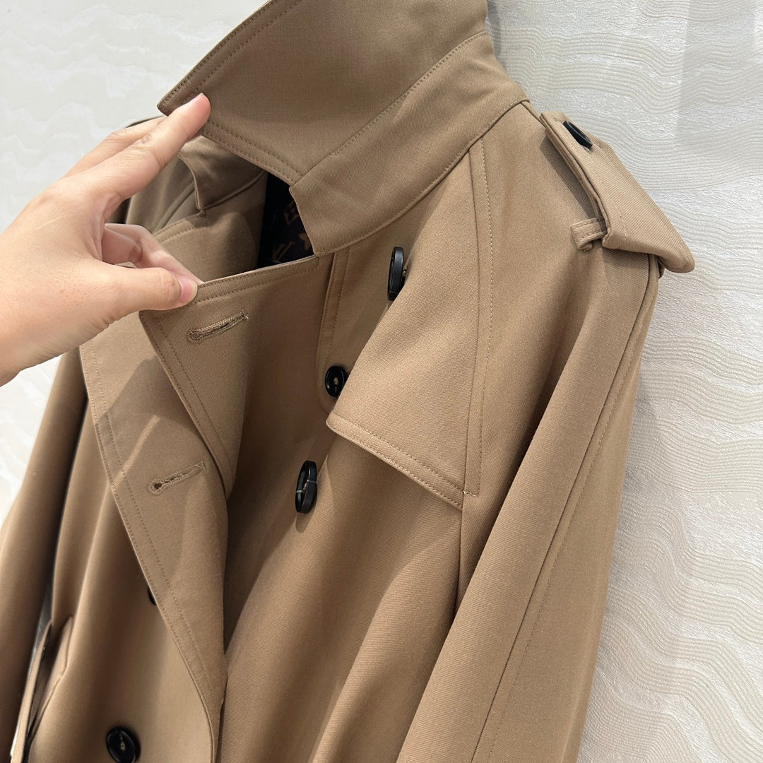 Louis 25fw trench coat