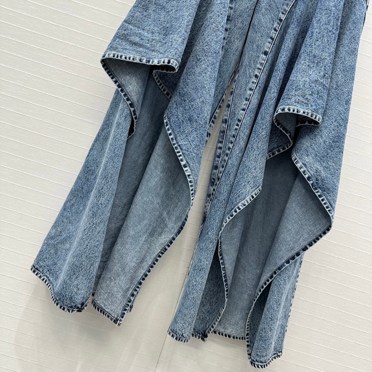 Alai 25fw ruffles jeans