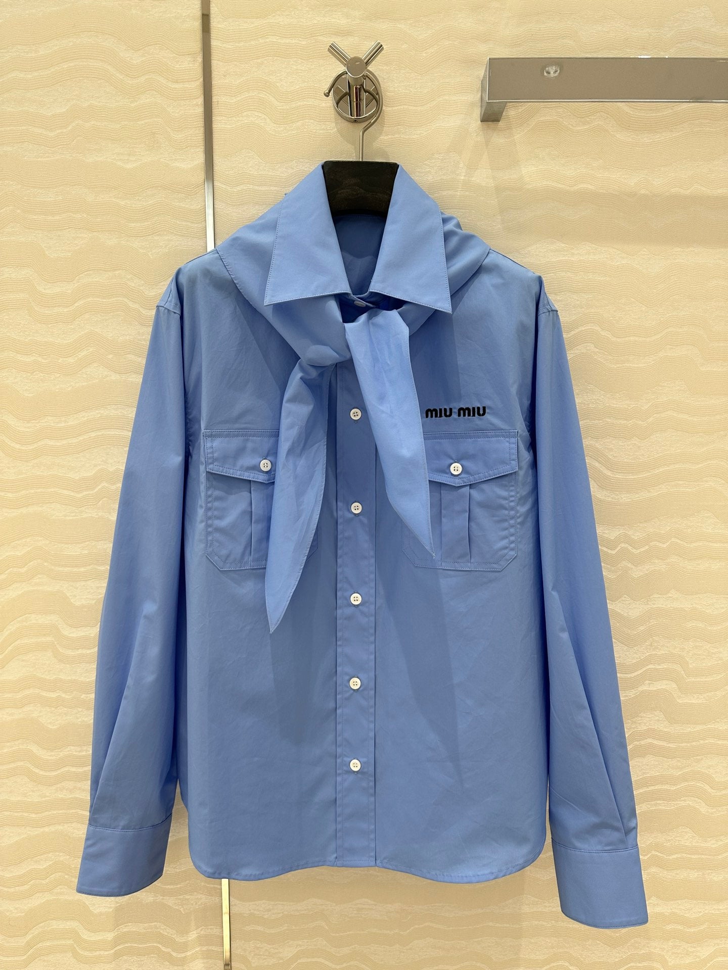 Miu 25fw all-match shirt