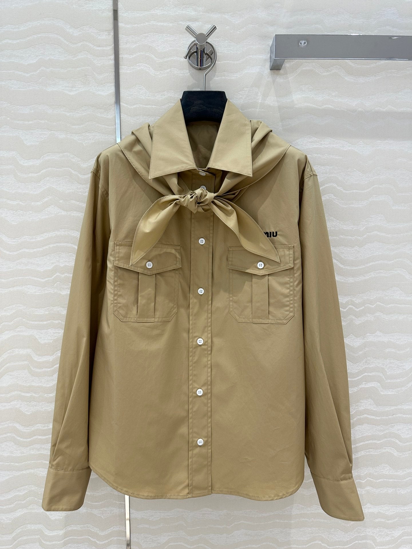 Miu 25fw all-match shirt