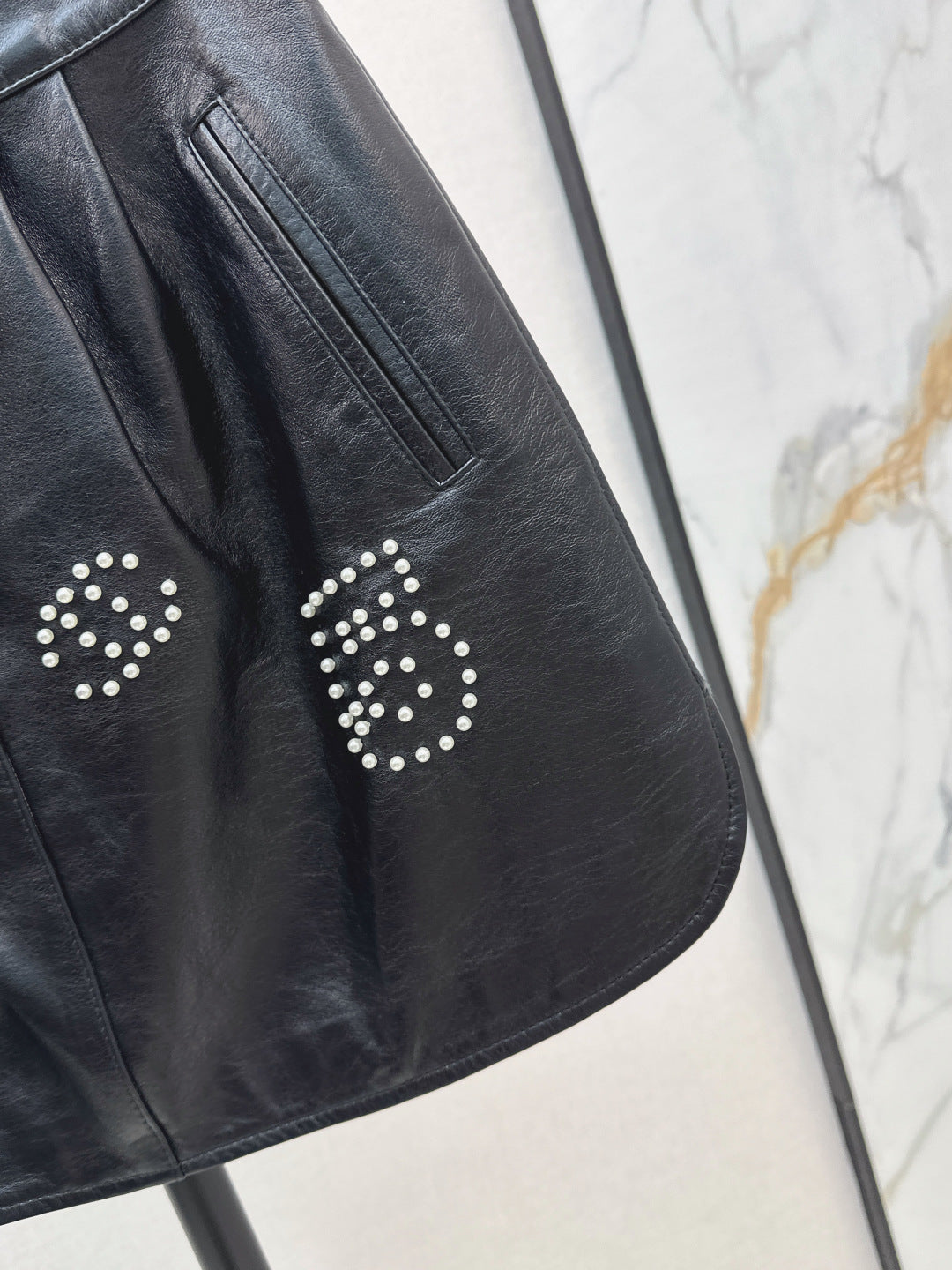 Chan 25fw leather skirt
