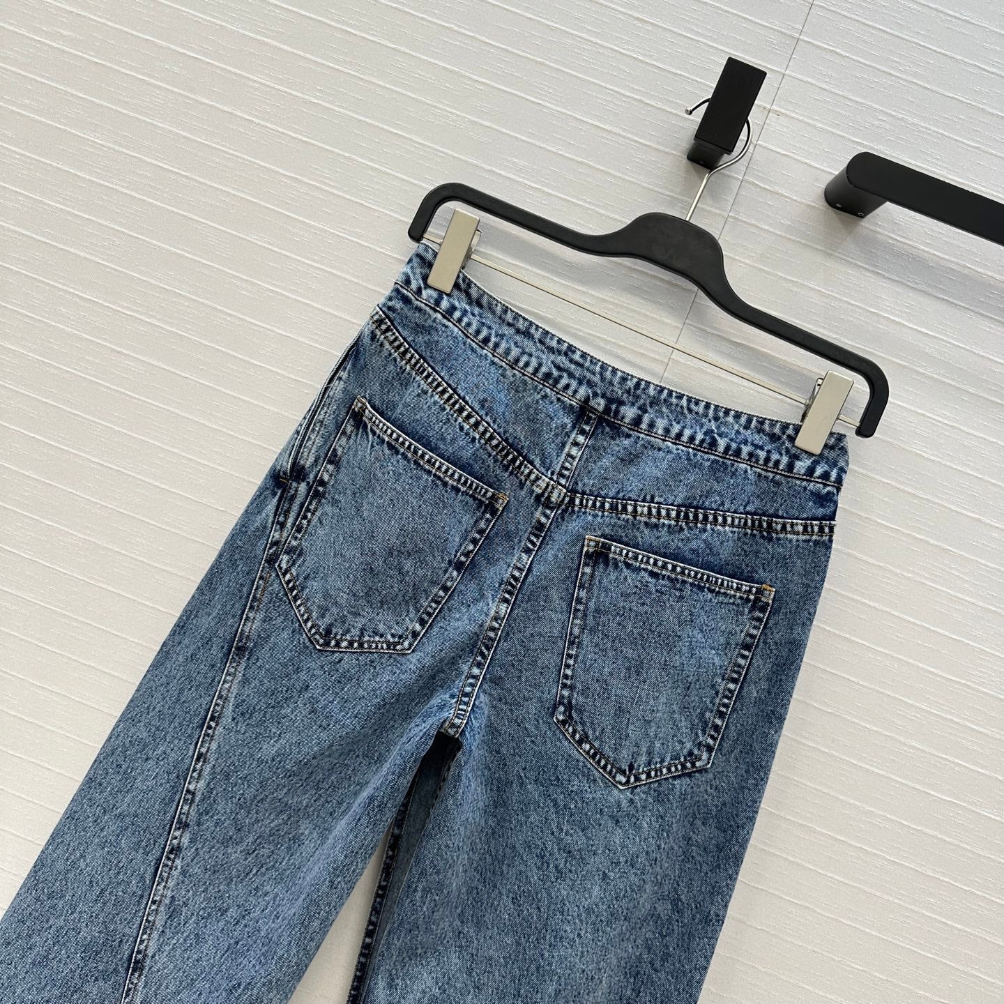 Alai 25fw all-match jeans