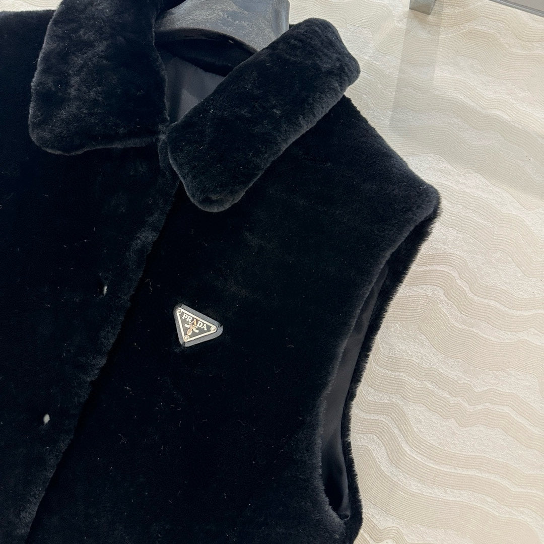 Pra 25fw fur vest