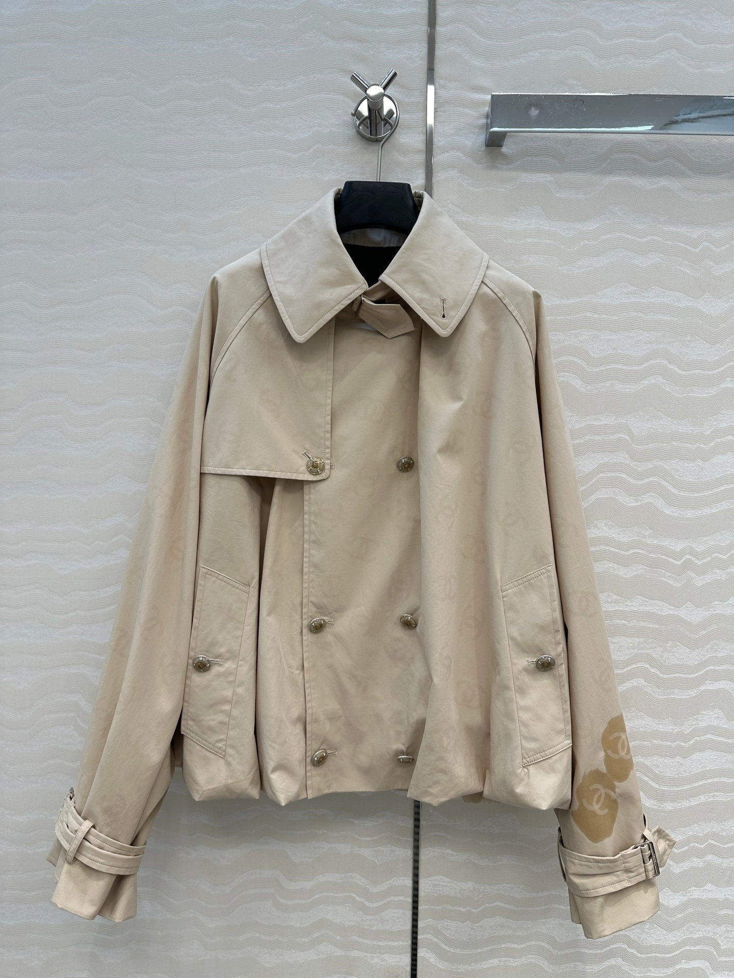 Guc 25fw short trench coat