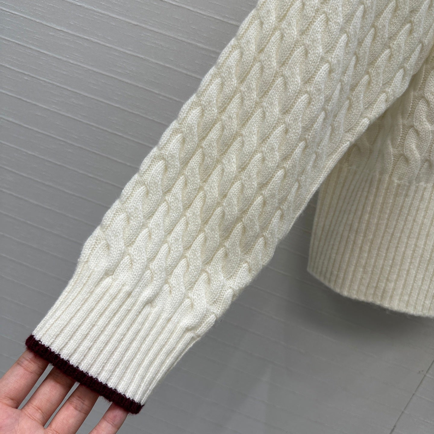Brune 25fw knitted sweater