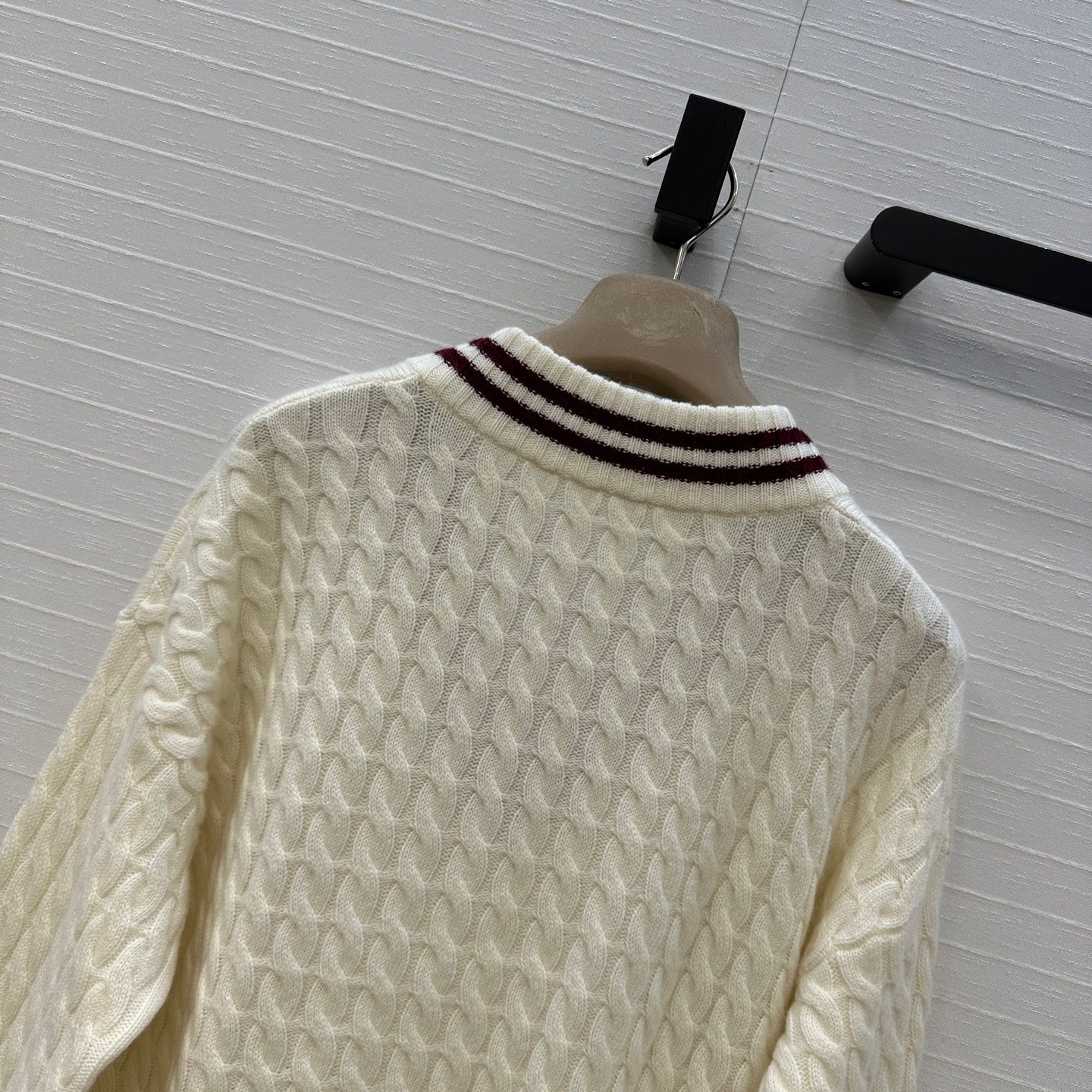 Brune 25fw knitted sweater