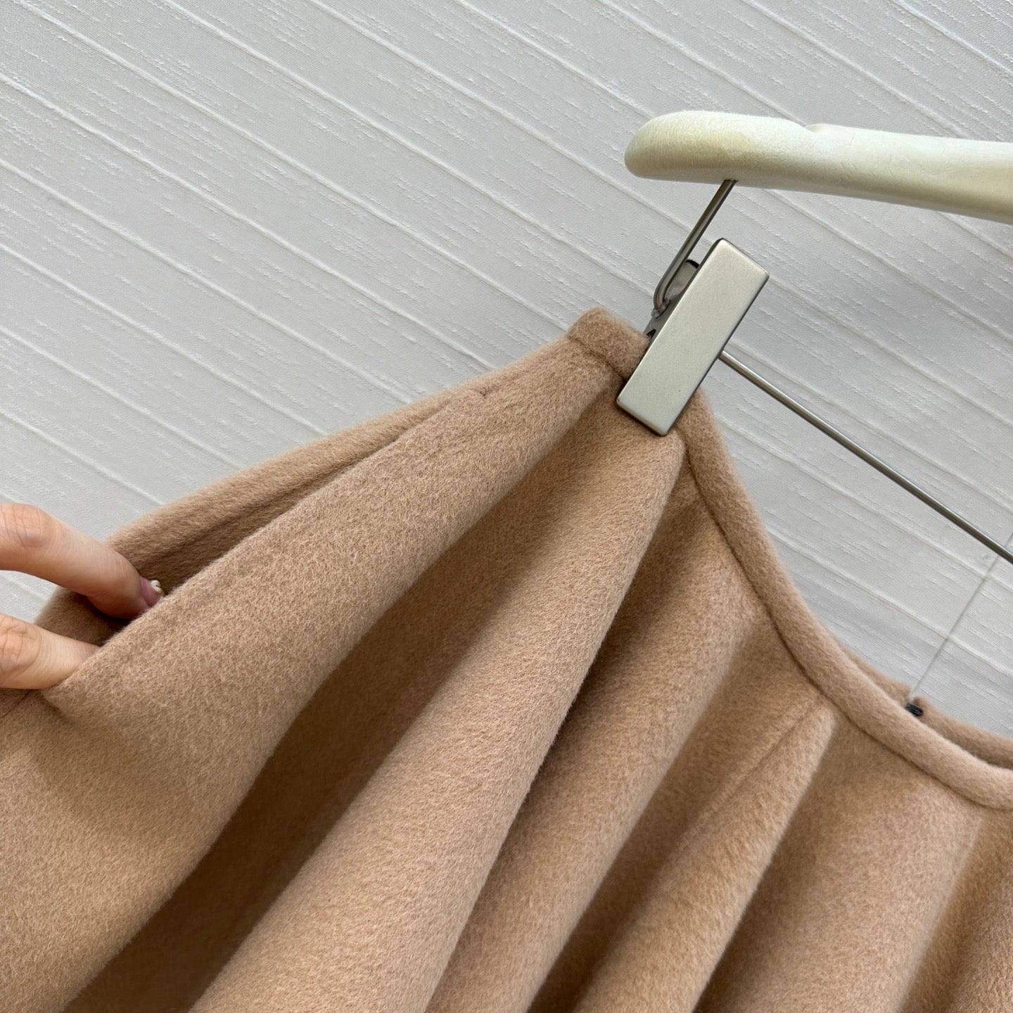 Alai 25fw winkles skirt