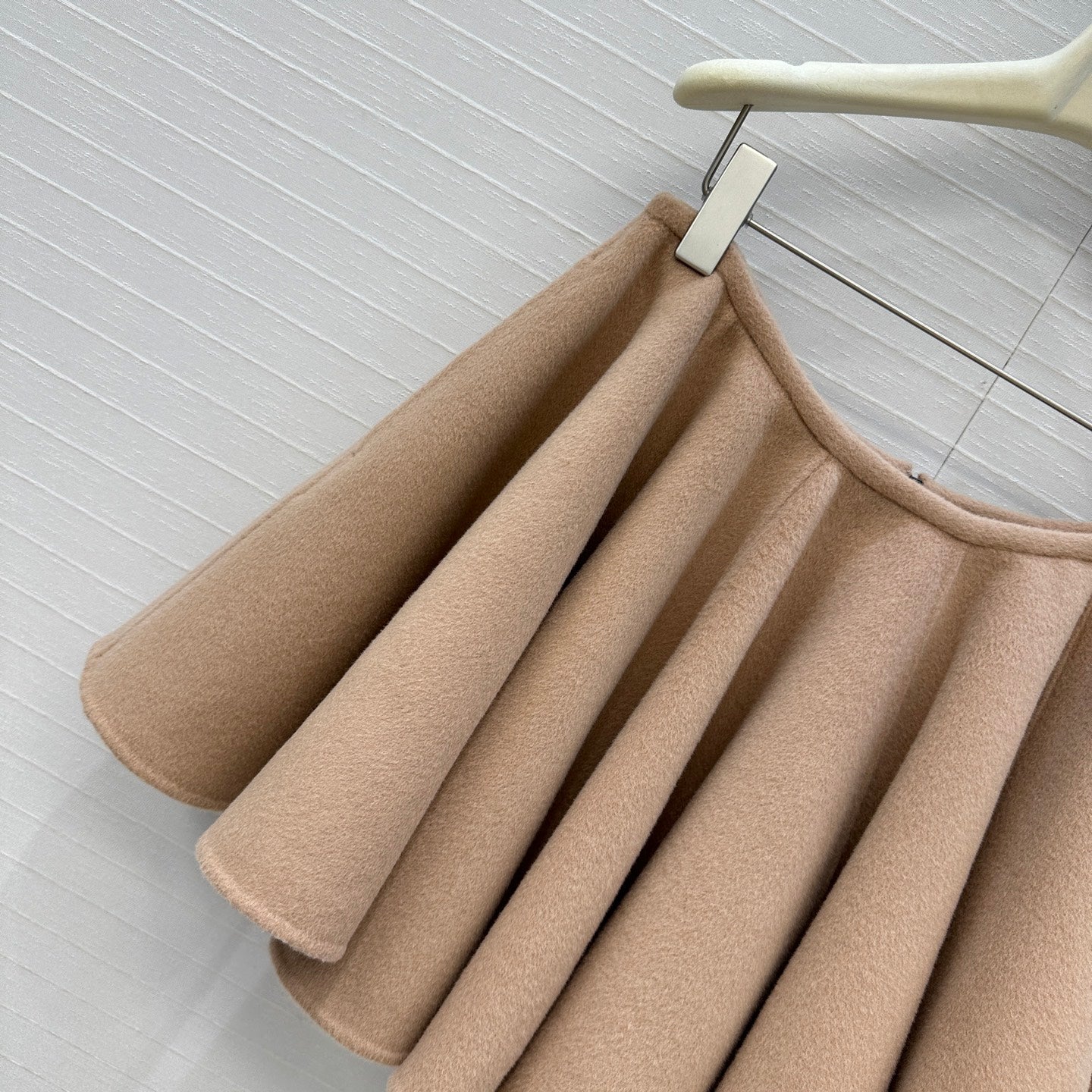 Alai 25fw winkles skirt