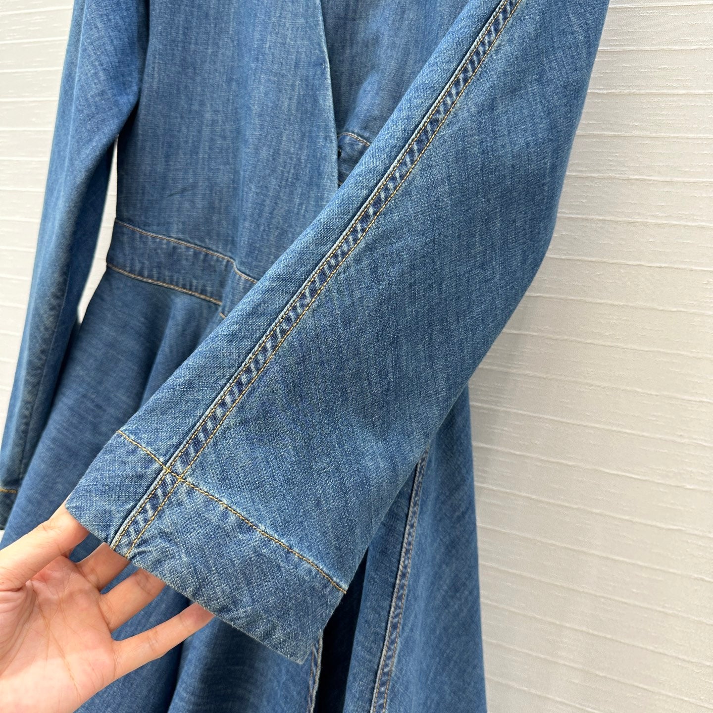 Alai 25fw v-neck dress