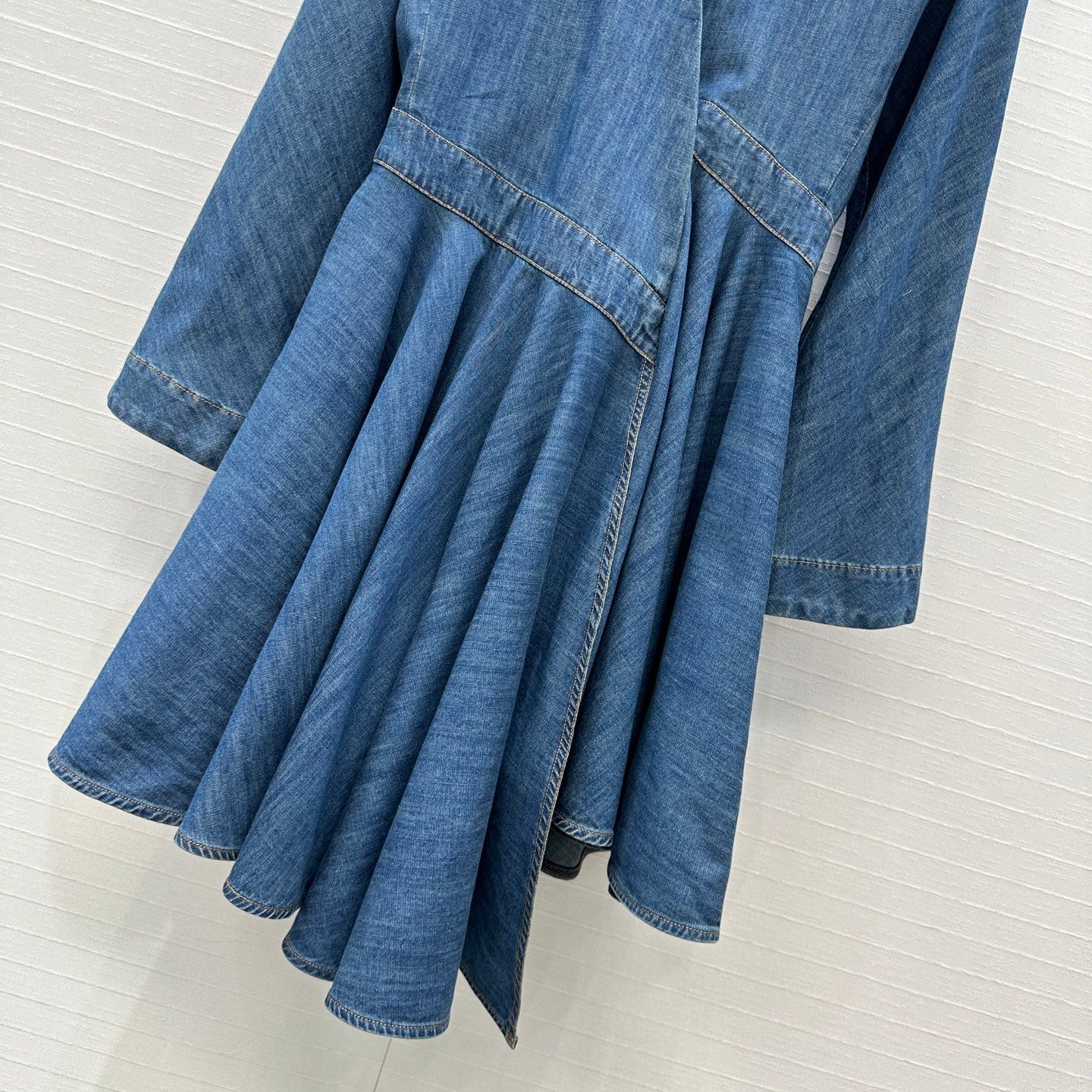 Alai 25fw v-neck dress