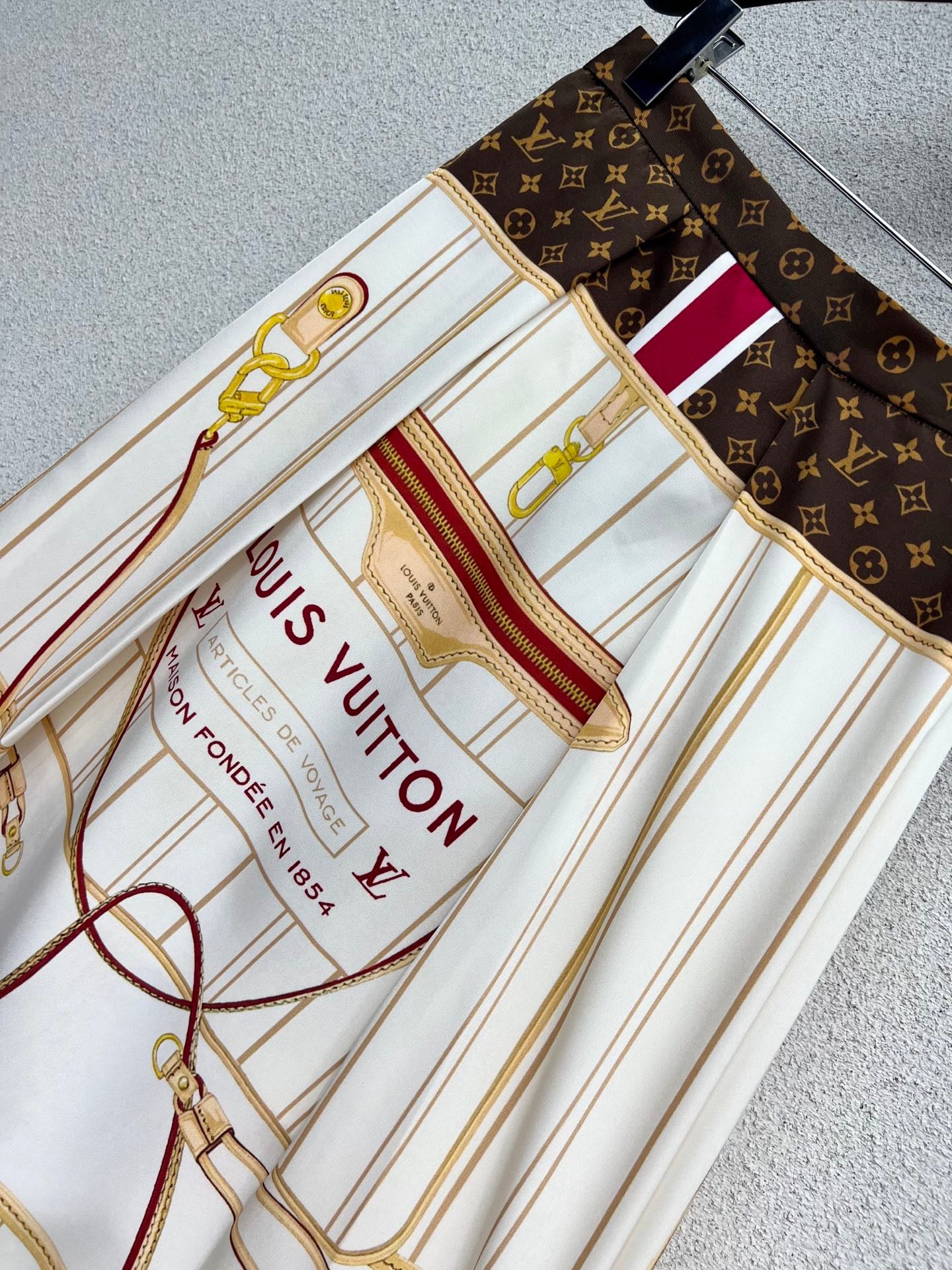 Louis 25fw printed skirts