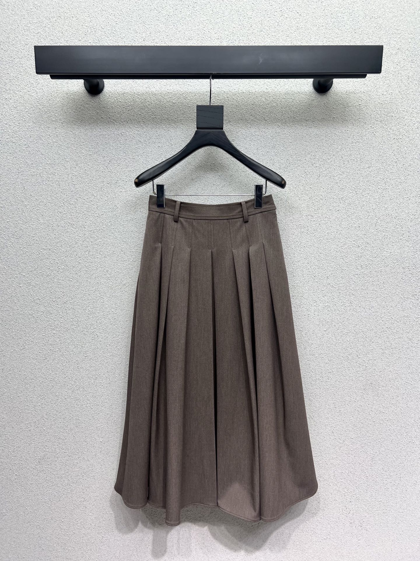Loro 25fw pleated skirts