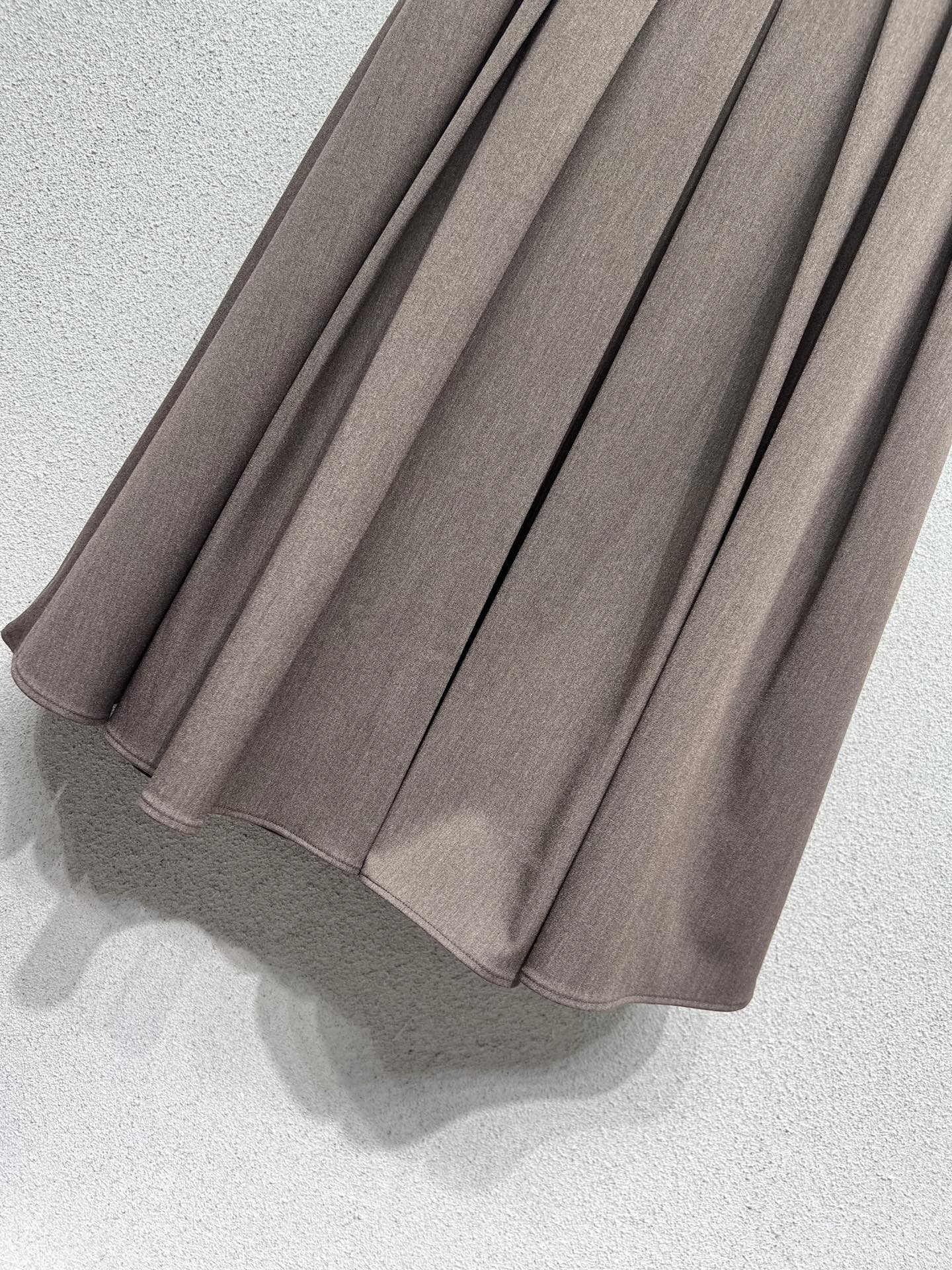 Loro 25fw pleated skirts