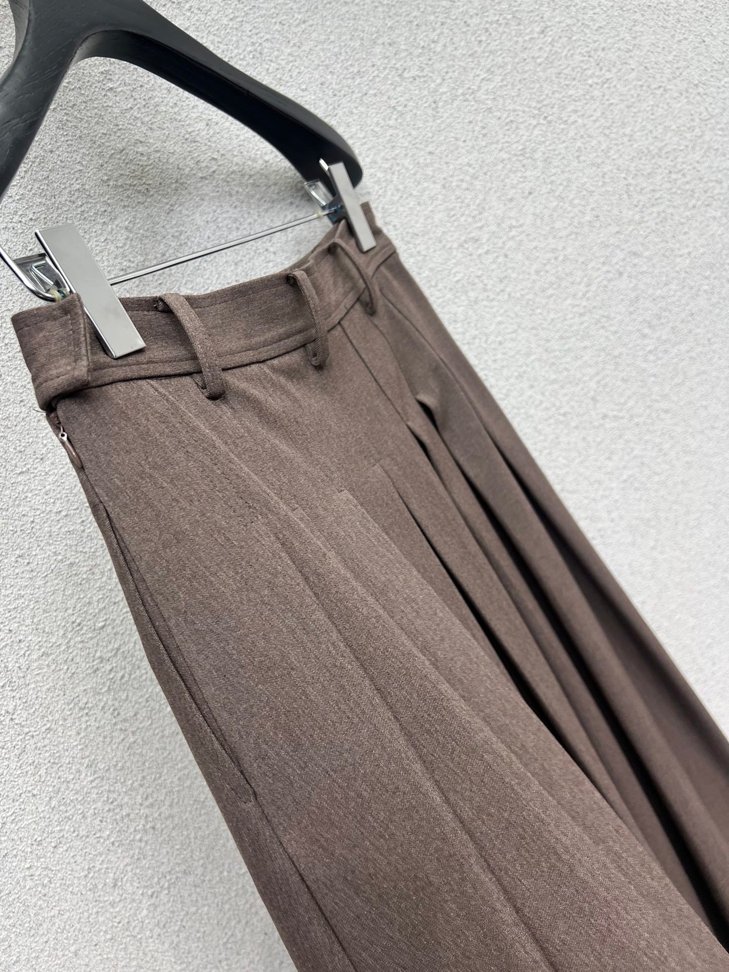 Loro 25fw pleated skirts