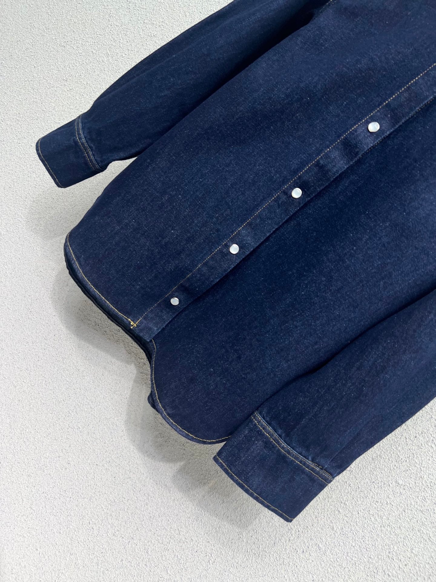 Louis 25fw all-match buttons shirt