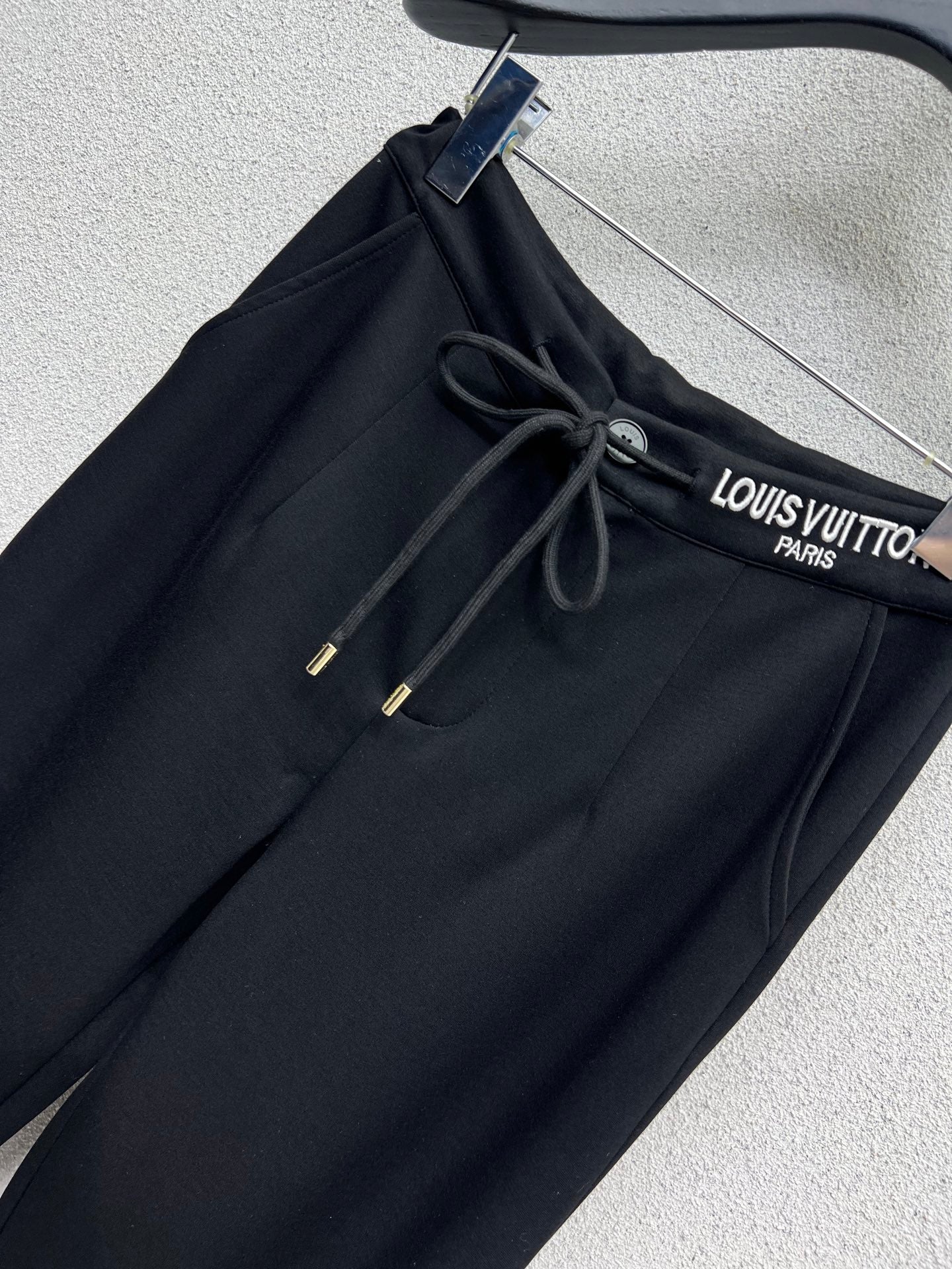 Louis 25fw embroidered pants