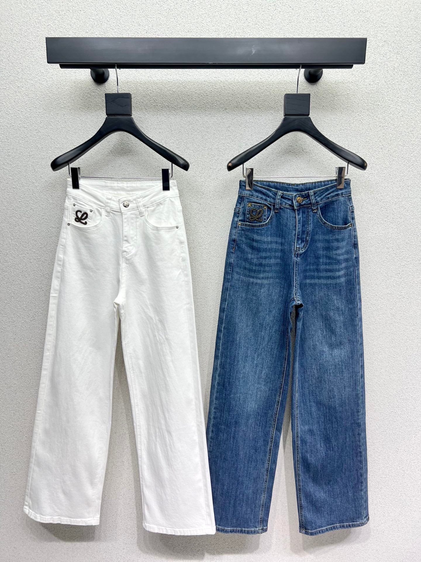 Loe 25fw embroidered jeans