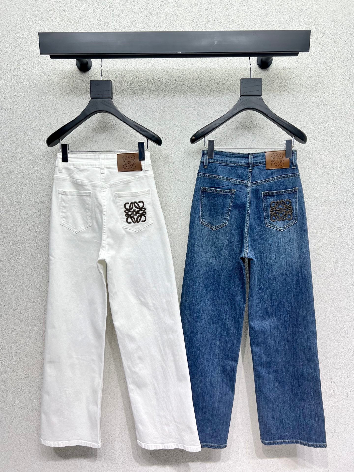 Loe 25fw embroidered jeans