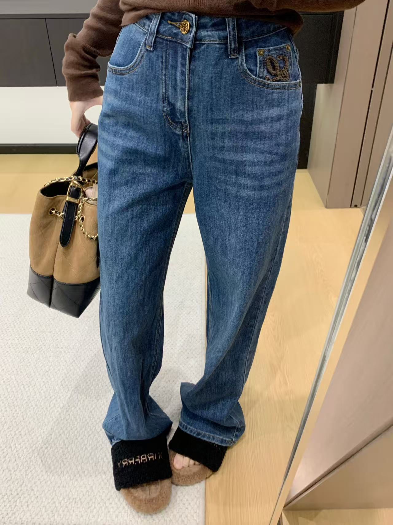Loe 25fw embroidered jeans