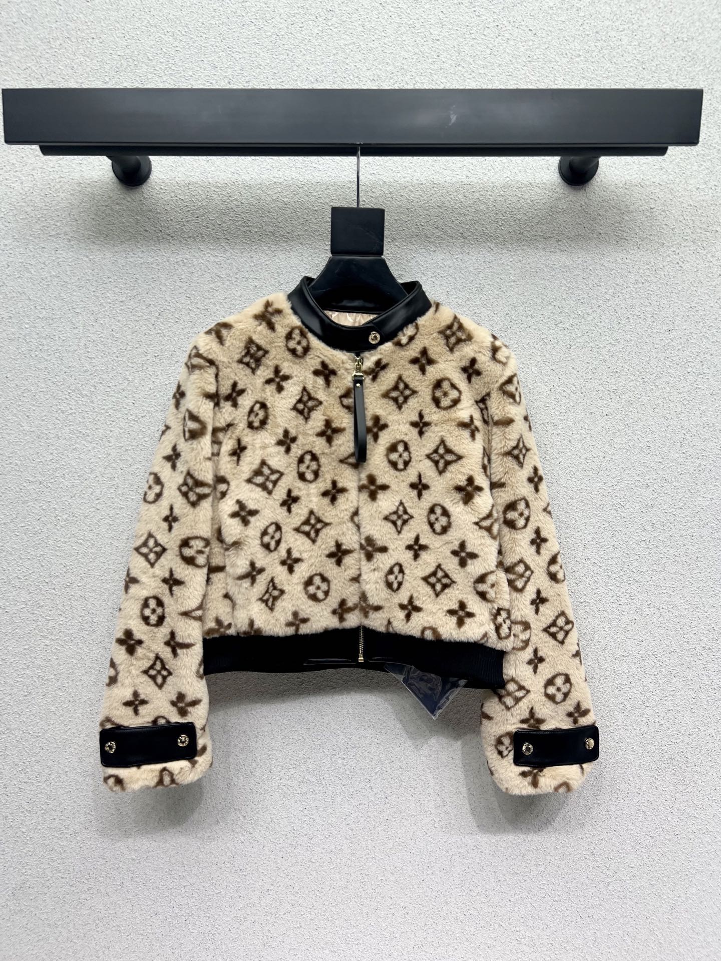 Louis 25fw plush jacket