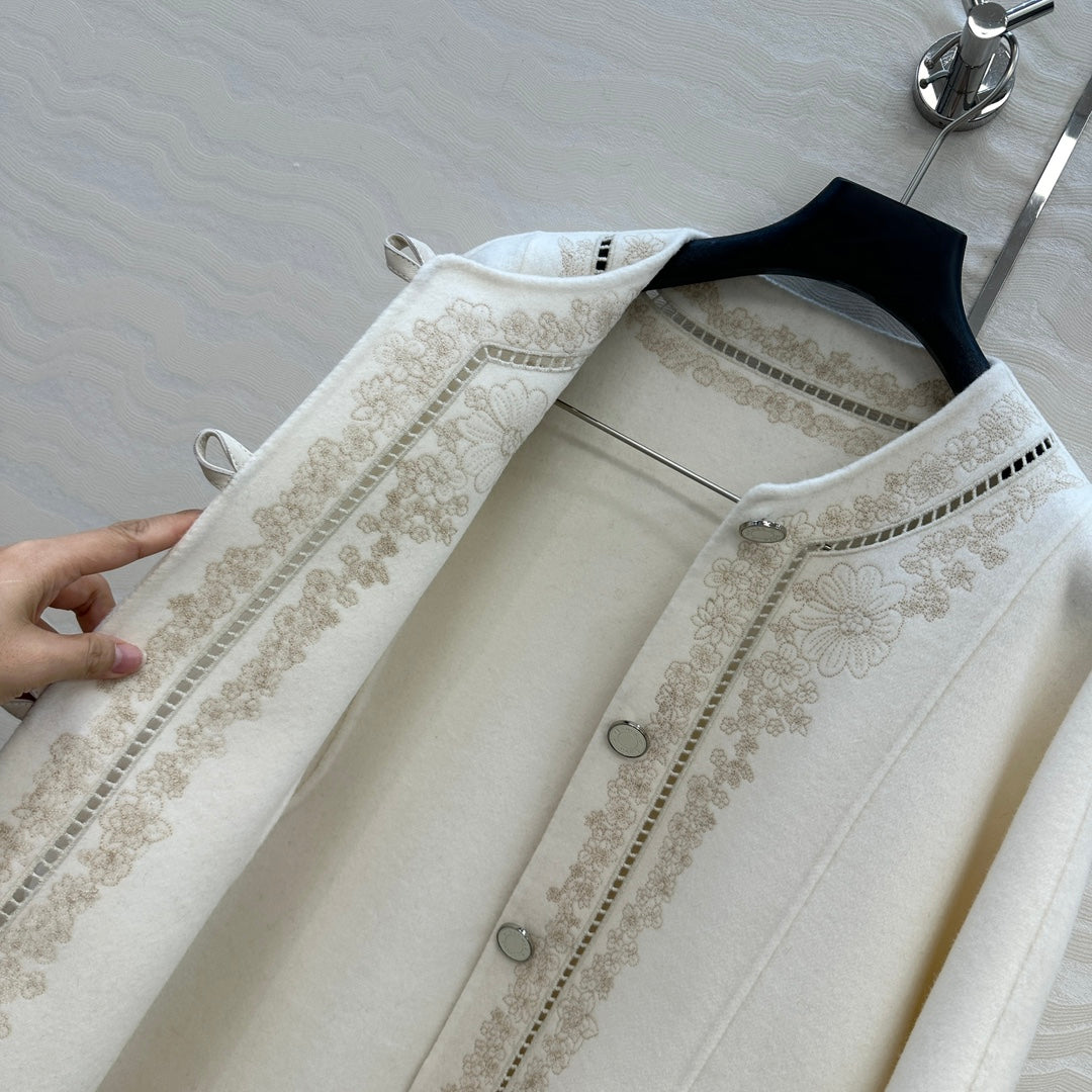 Herm 25f embroidered coat