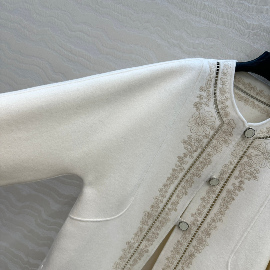 Herm 25f embroidered coat