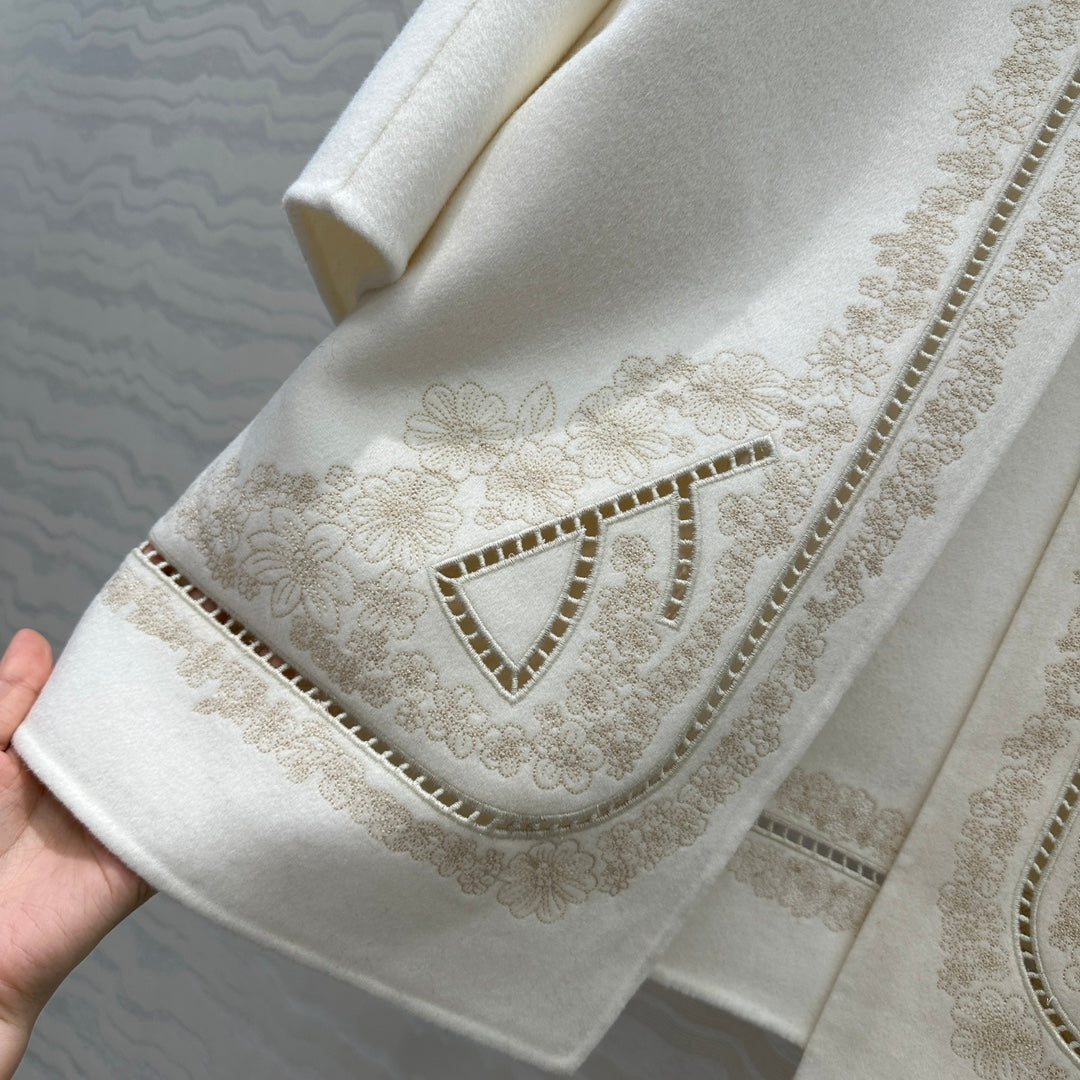Herm 25f embroidered coat