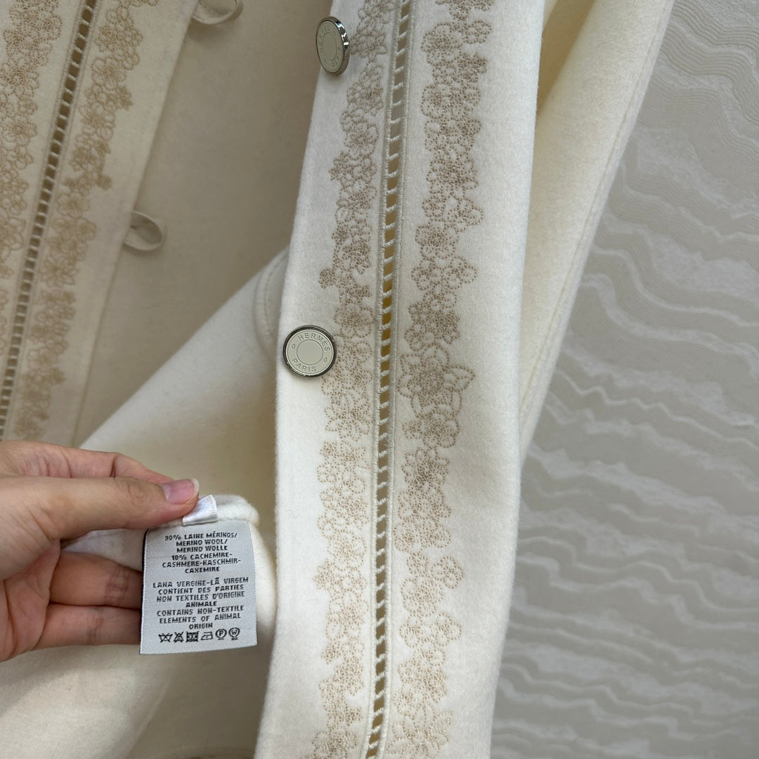 Herm 25f embroidered coat