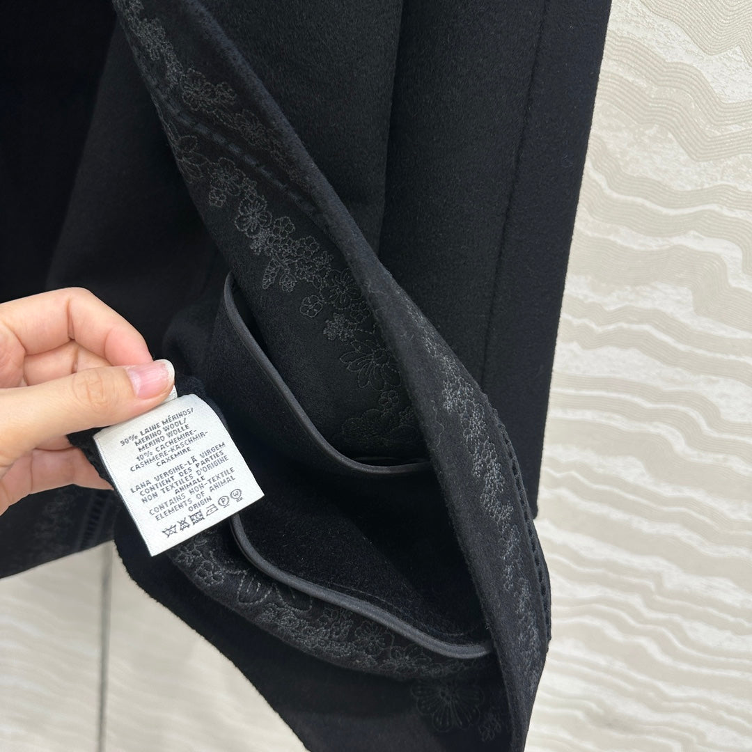 Herm 25f embroidered coat