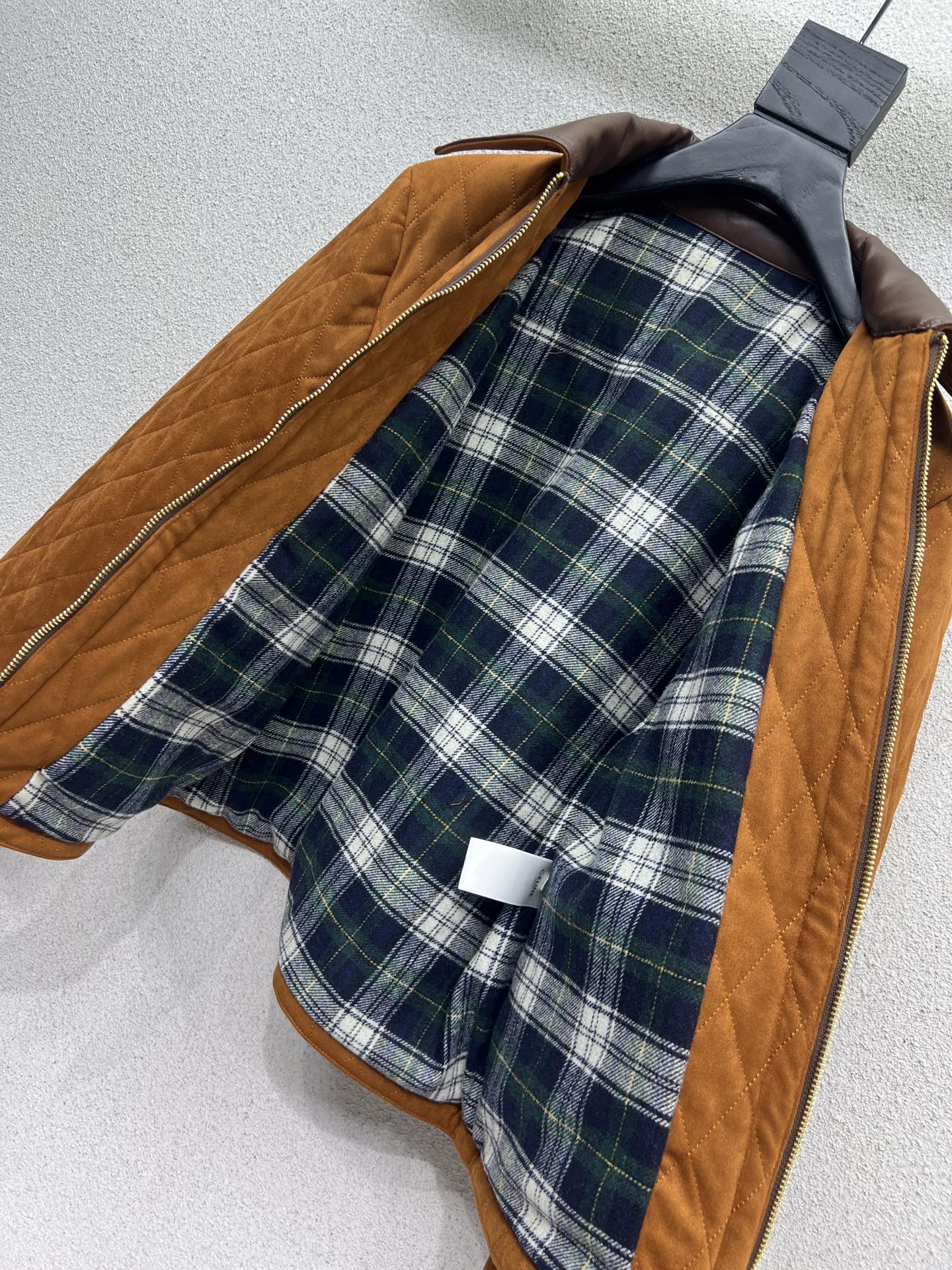 Cel 25fw down jacket