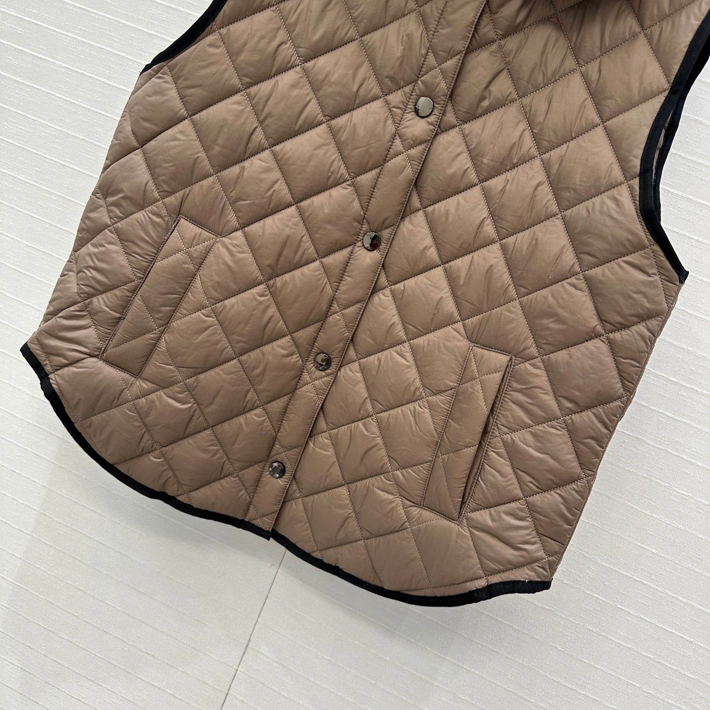 Brune 25fw hoodie vest