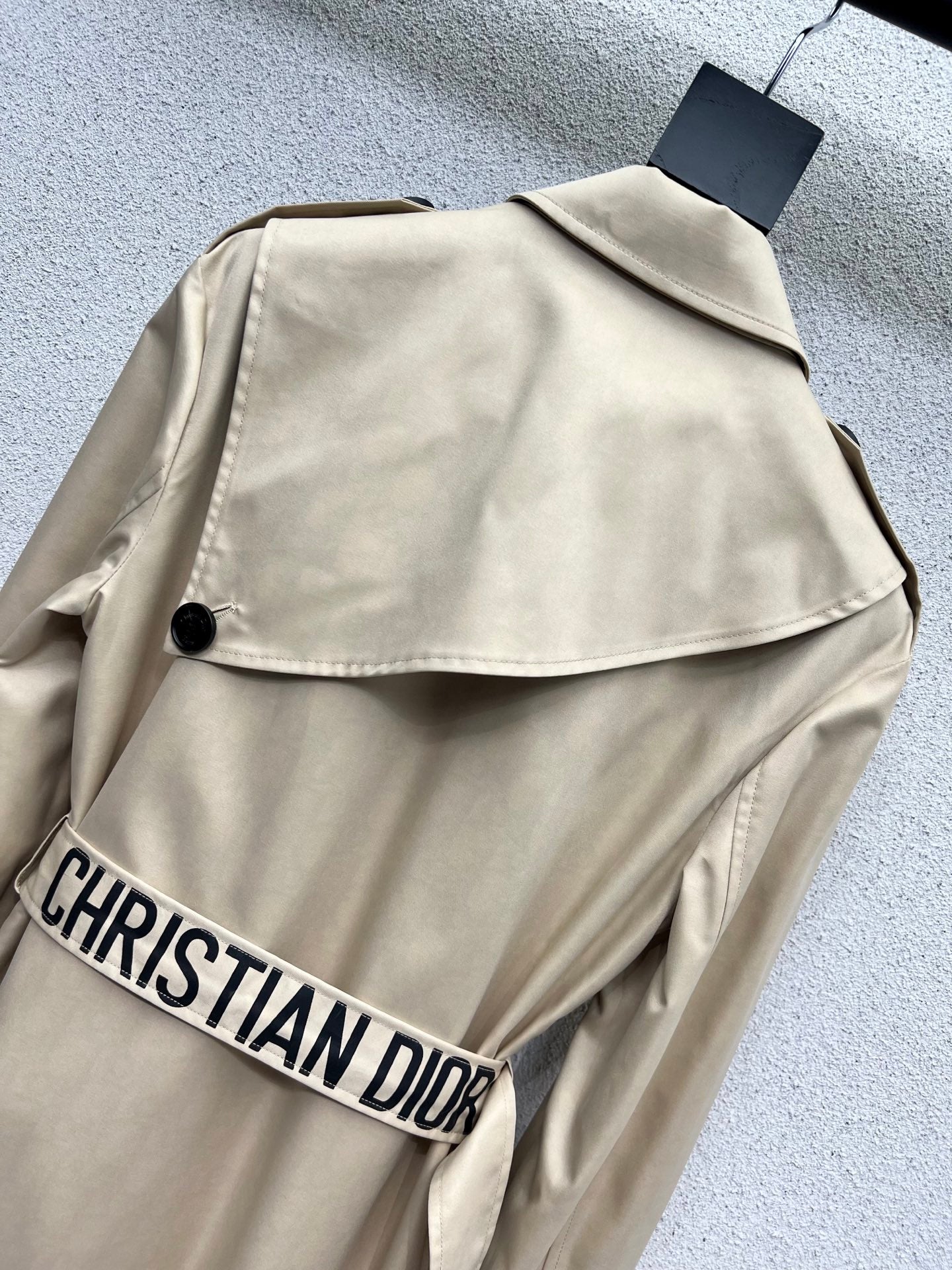 CD 25fw trench coat