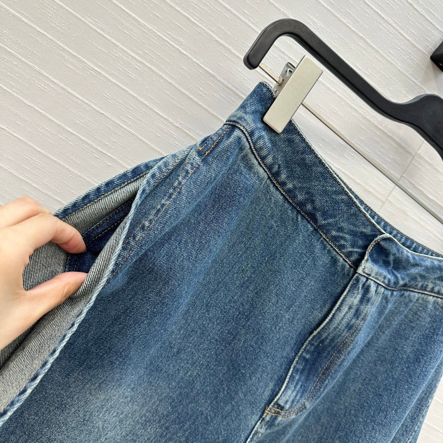 Alai 25fw all-match jeans
