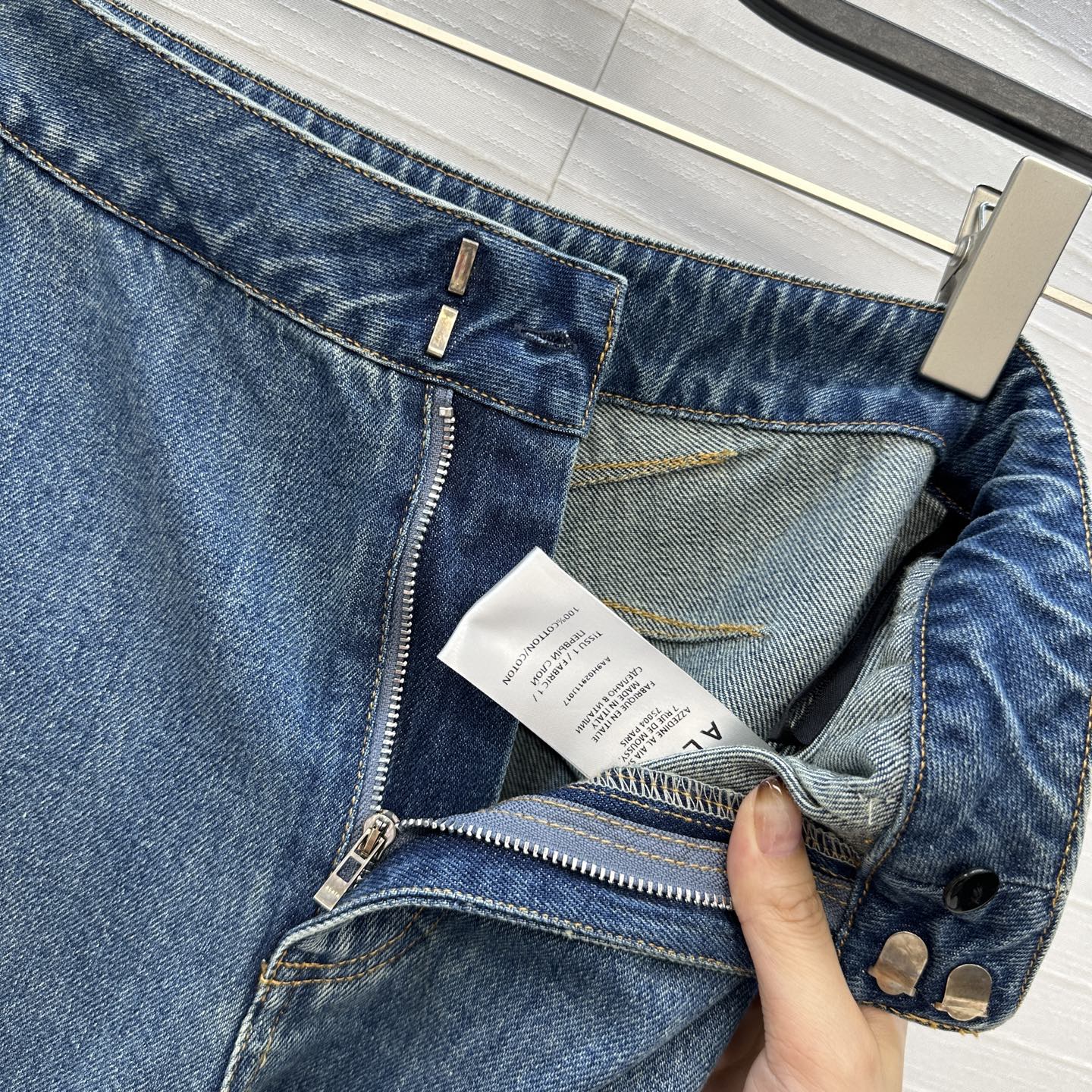 Alai 25fw all-match jeans