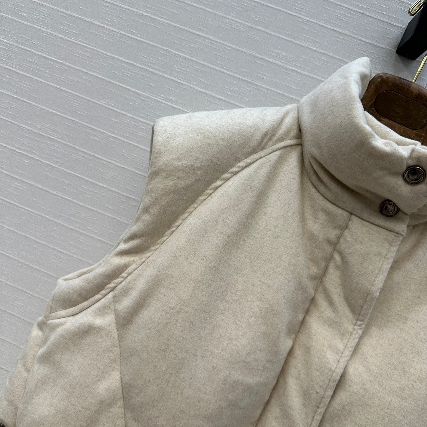 Loro 25fw all-match vest